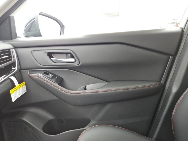 2026 Nissan Rogue SV photo 37