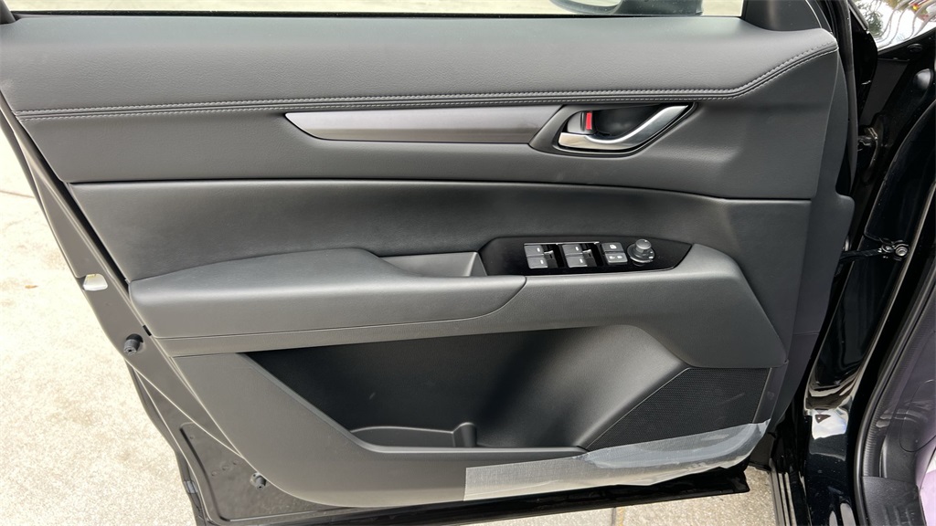 2025 Mazda CX-5 2.5 Select photo 38