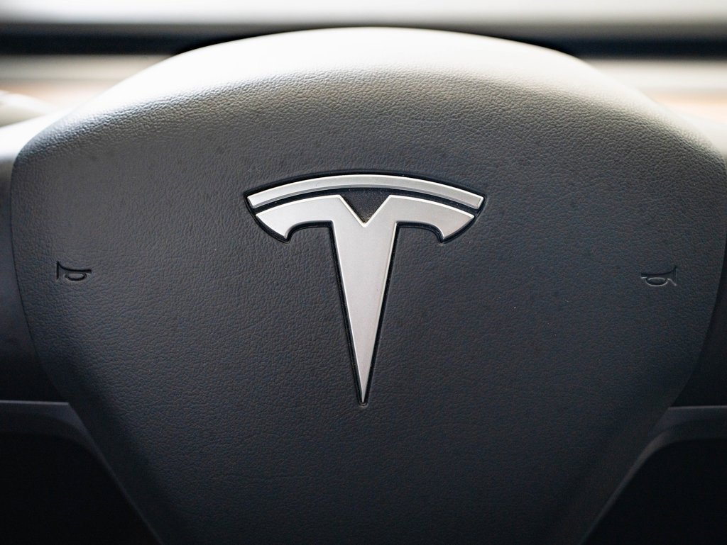 2021 Tesla Model 3 Long Range photo 23