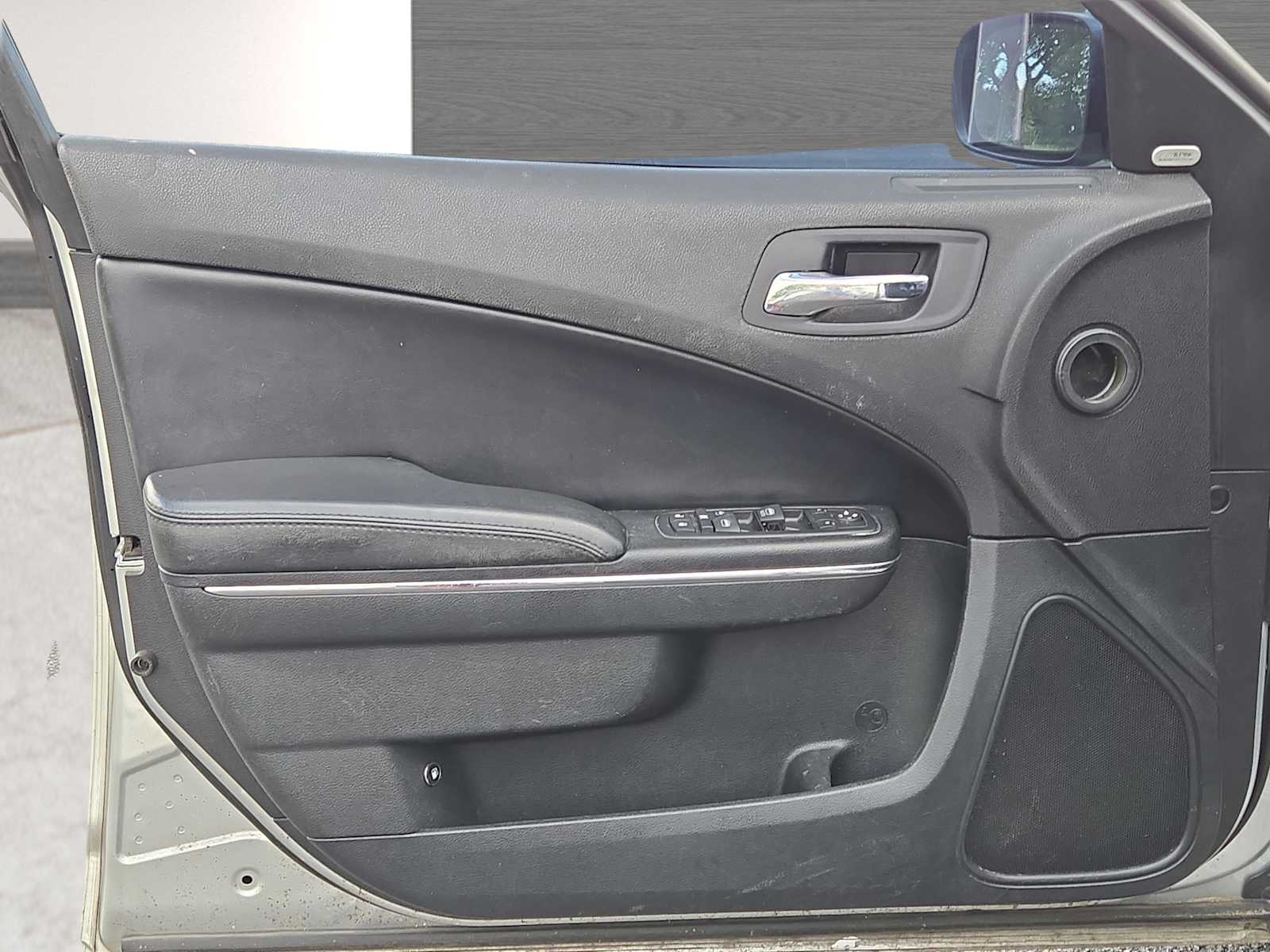 2012 Dodge Charger SXT photo 17
