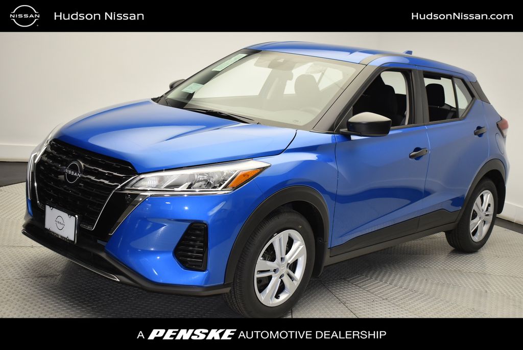 2025 Nissan KICKS PLAY Base