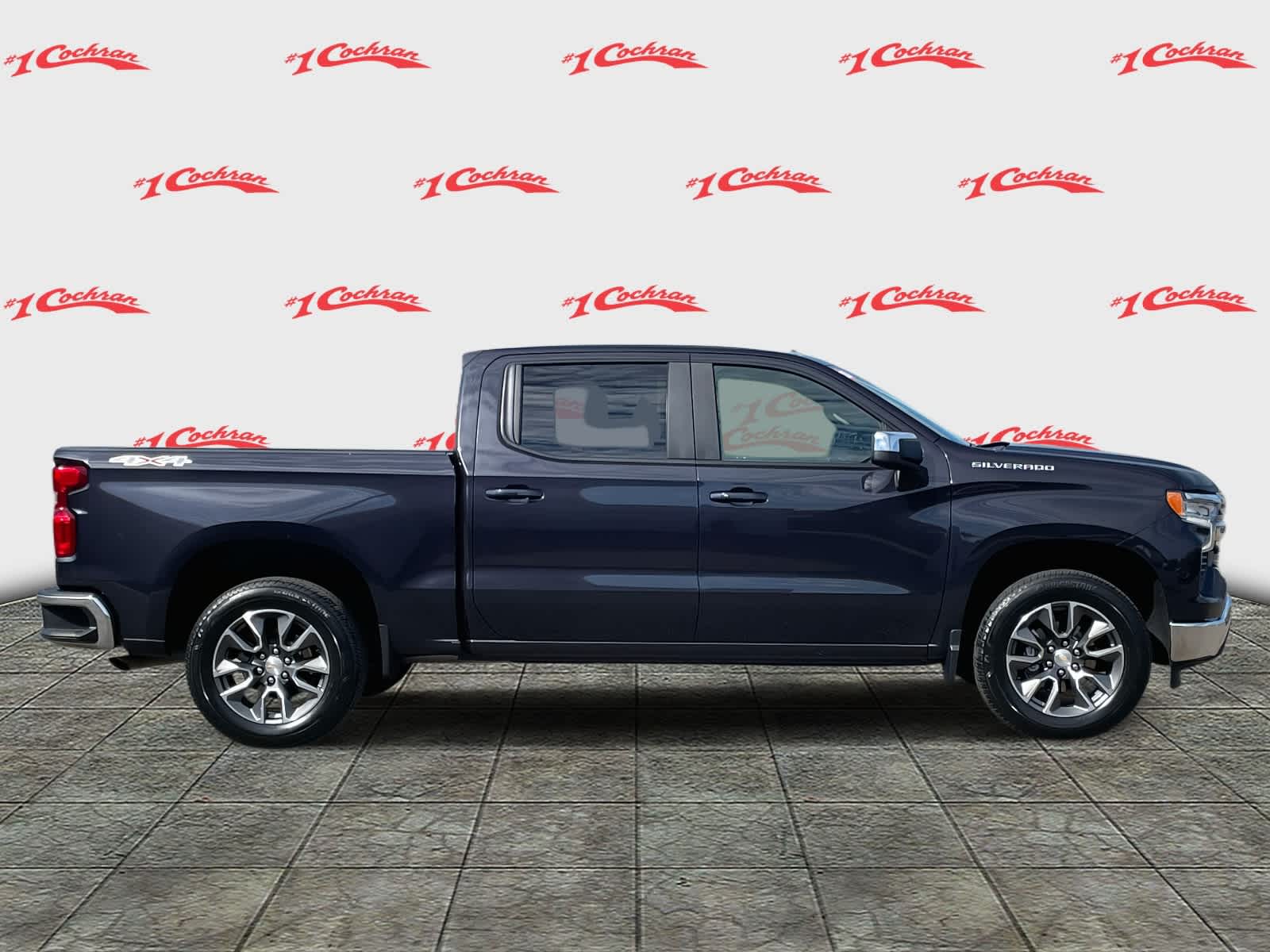 2023 Chevrolet Silverado 1500 LT photo 2