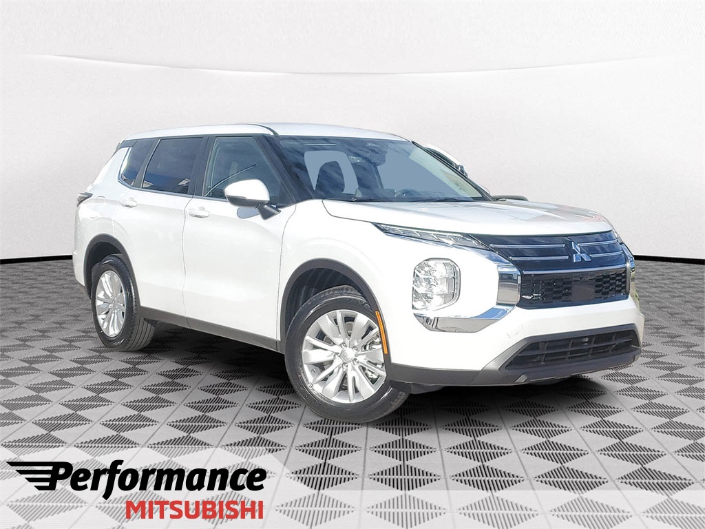 2026 Mitsubishi Outlander ES's photo