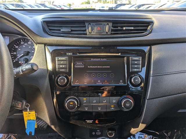 2019 Nissan Rogue S photo 20