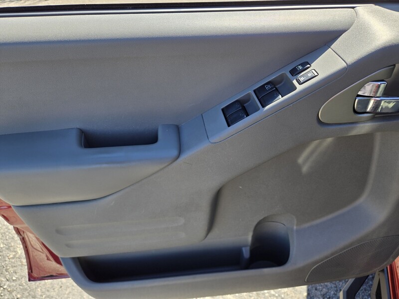2021 Nissan Frontier SV photo 13