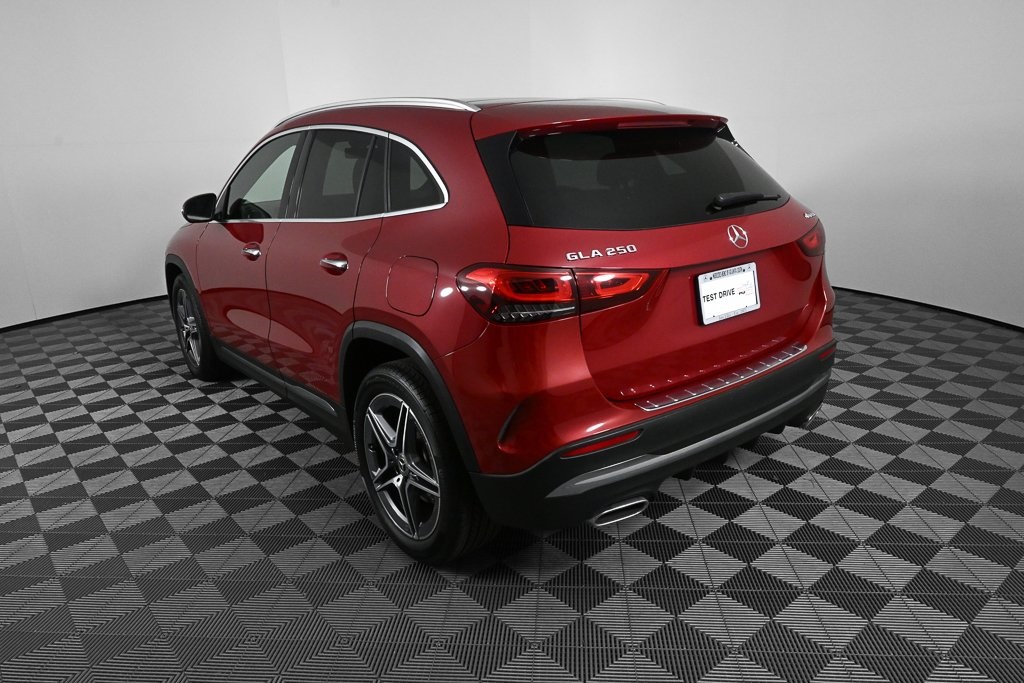 2022 Mercedes Benz GLA 250 4MATIC photo 4
