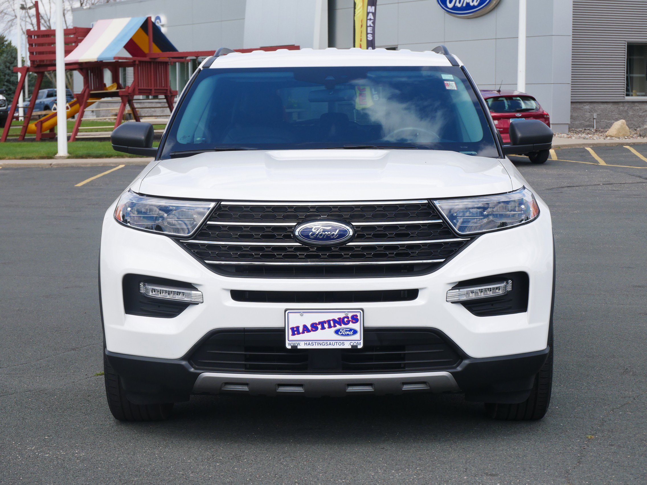 2023 Ford Explorer XLT photo 3