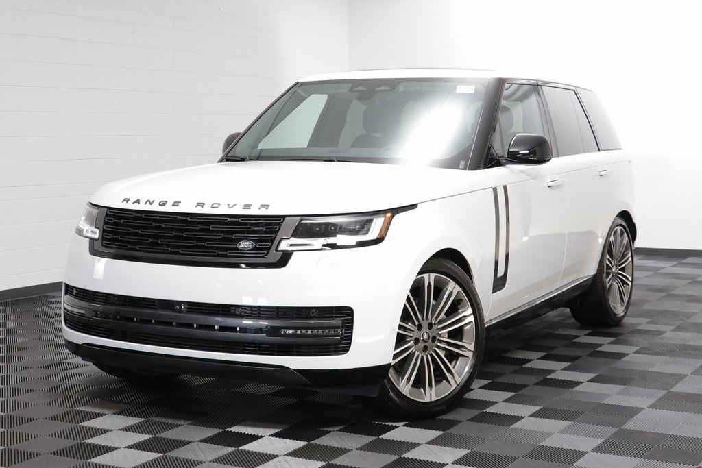 2025 Land Rover Range Rover SE's photo