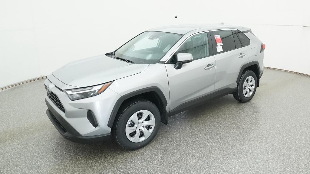 2025 Toyota RAV4 LE's photo