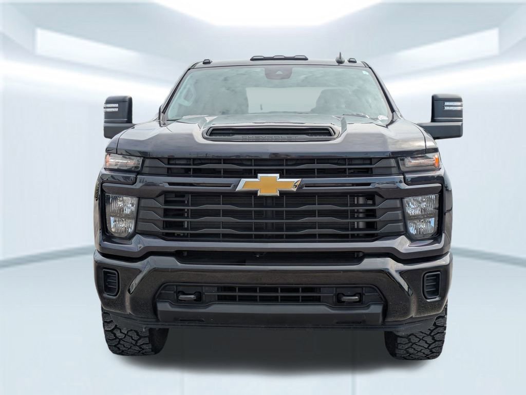 2024 Chevrolet Silverado 2500HD Custom photo 8