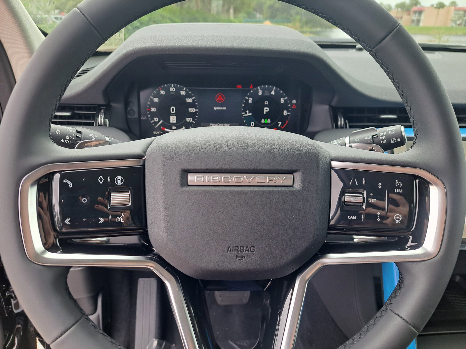 2025 Land Rover Discovery Sport S photo 10