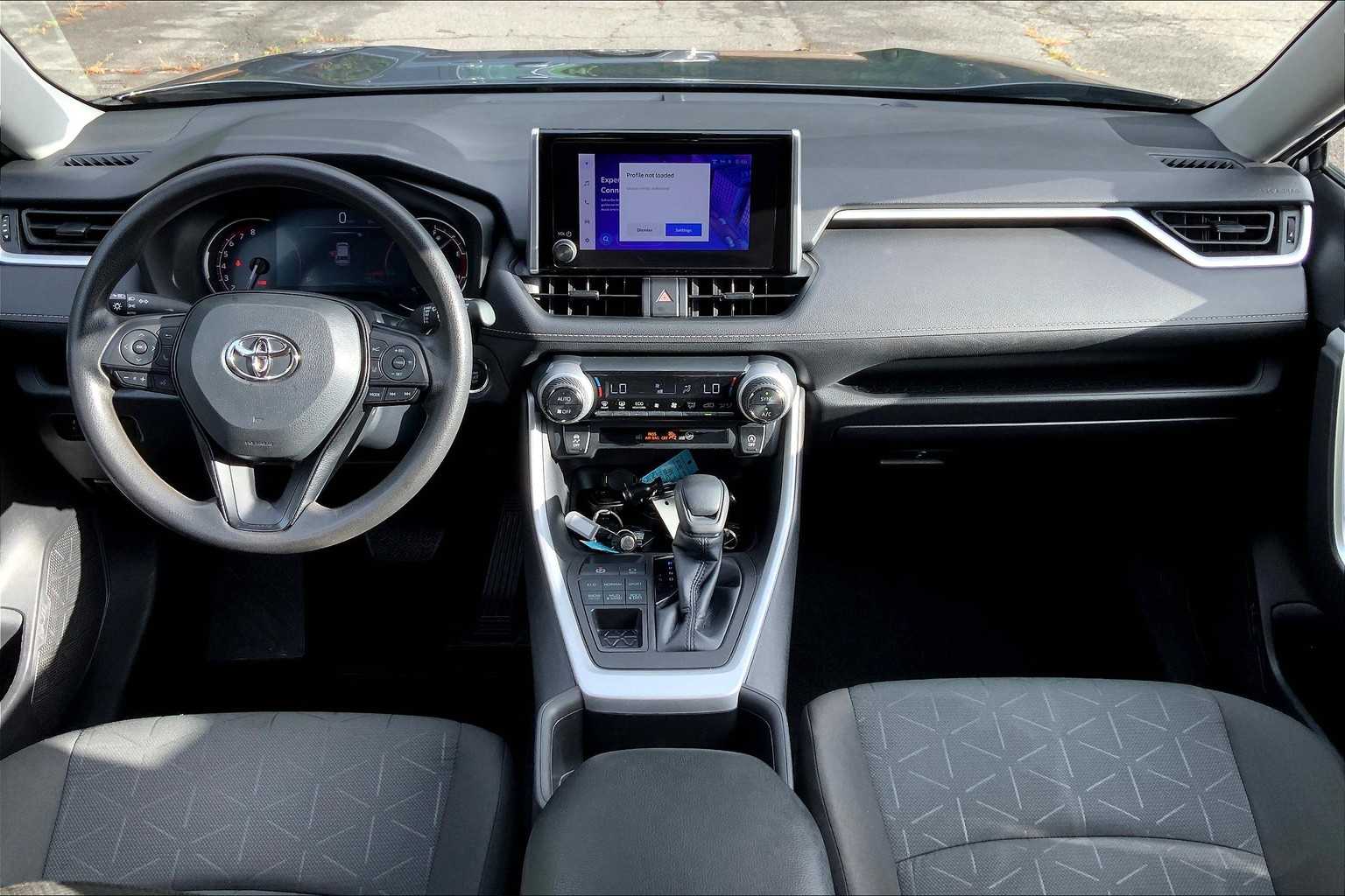 2023 Toyota RAV4 XLE photo 12