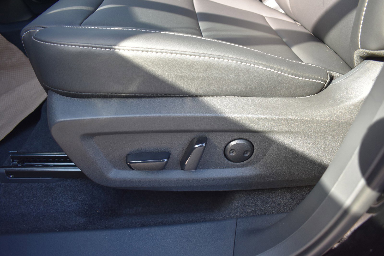 2025 Nissan Murano SL photo 13