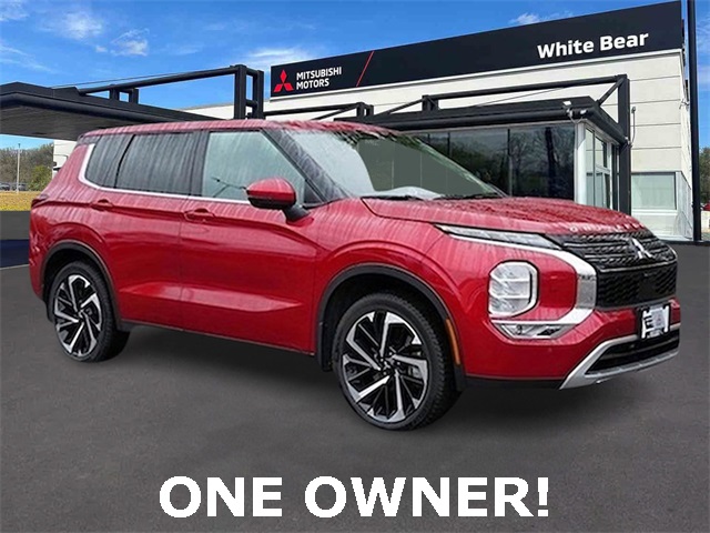 2022 Mitsubishi Outlander SE's photo