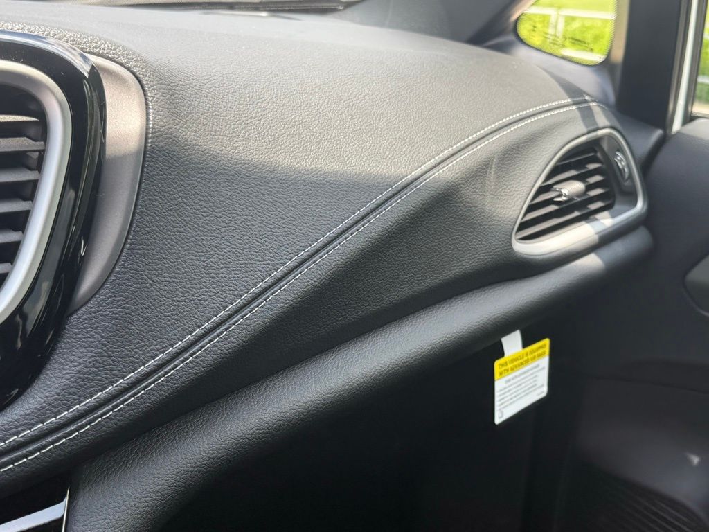 2026 Chrysler Pacifica photo 17