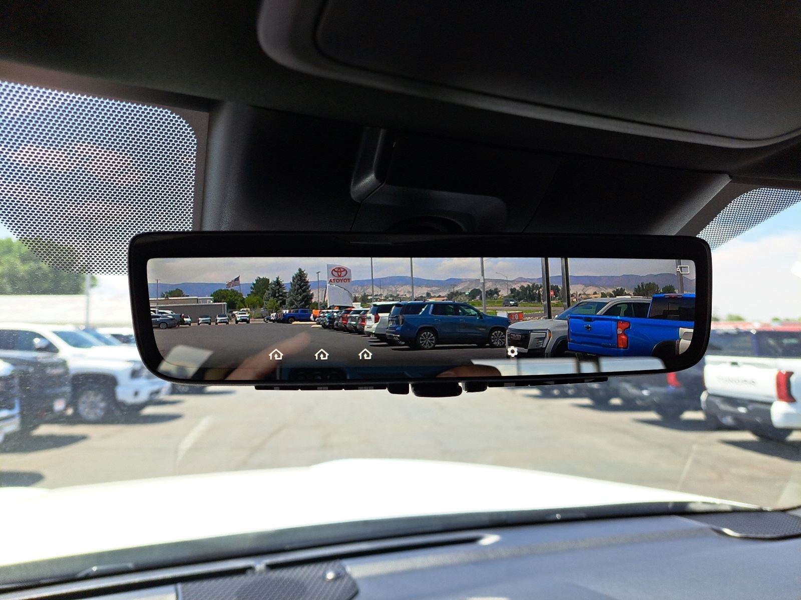 2025 Toyota Tundra SR5 CrewMax photo 39