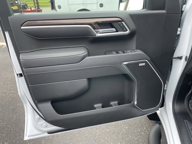 2025 Chevrolet Silverado 1500 RST photo 13