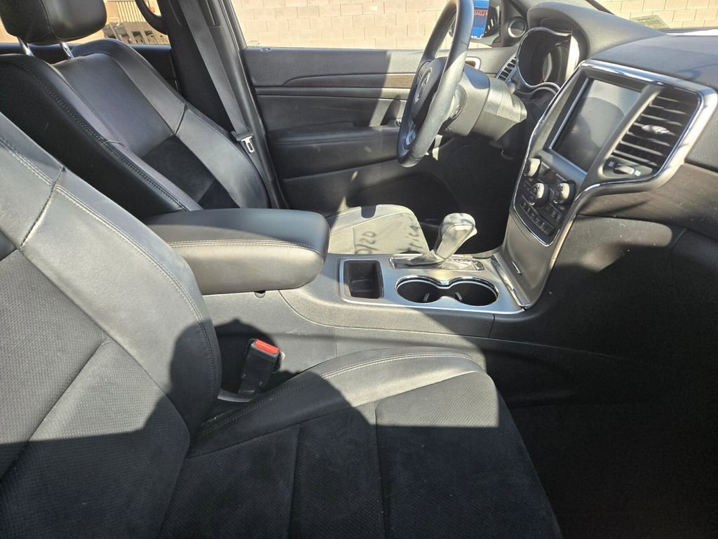 2018 Jeep Grand Cherokee Altitude photo 4