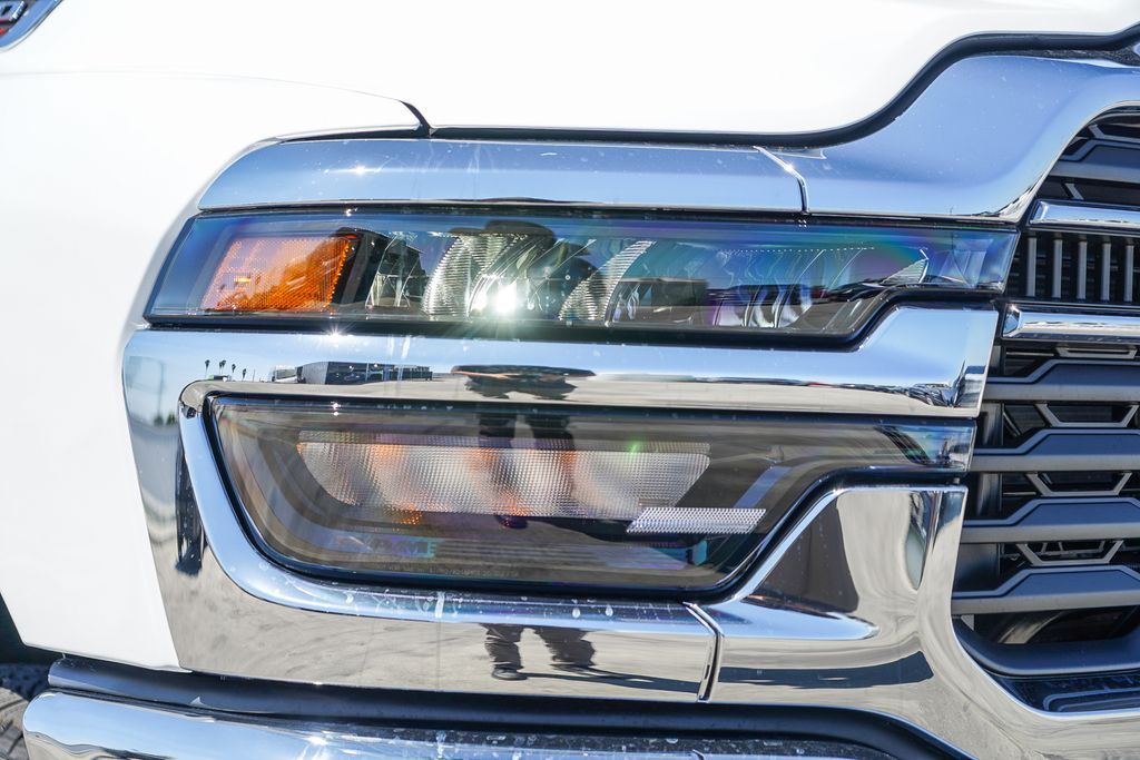 2025 Ram 2500 Tradesman photo 2