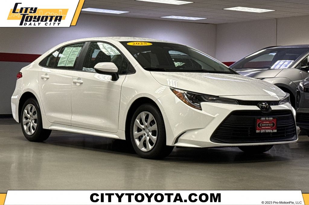 2025 Toyota Corolla LE