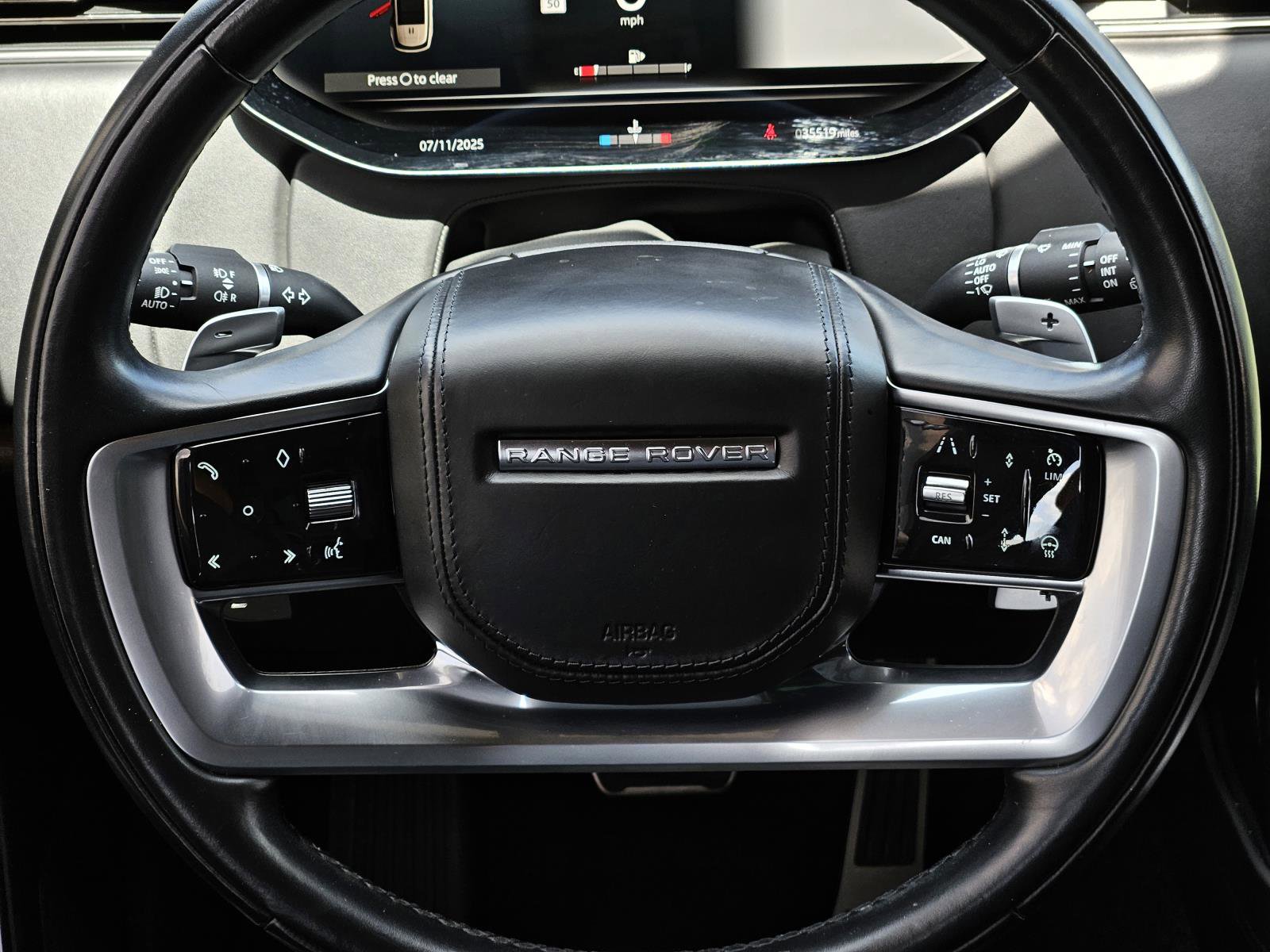 2023 Land Rover Range Rover SE photo 31