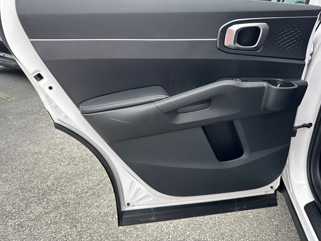 2024 Kia Sorento S photo 22