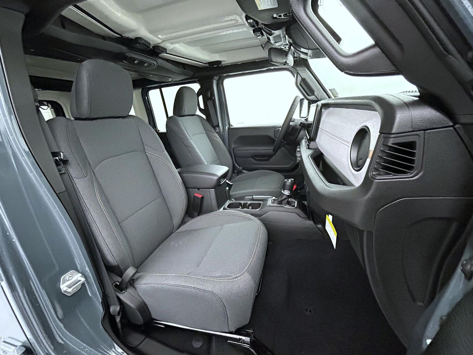 2025 Jeep Wrangler Sport S photo 15