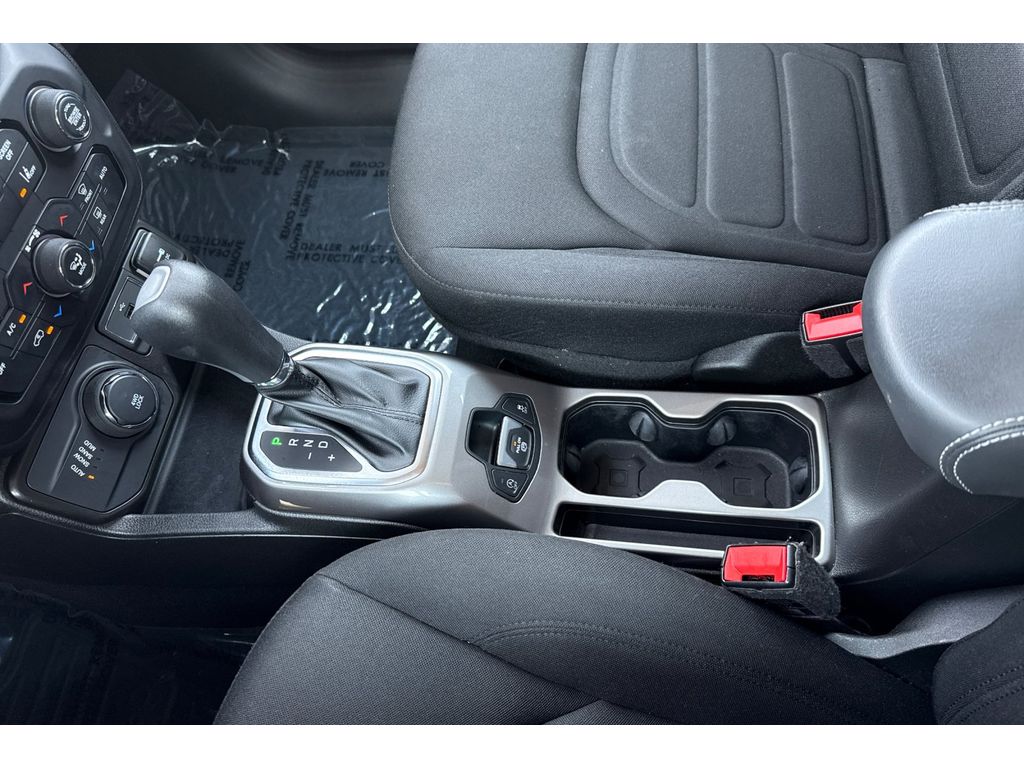 2022 Jeep Renegade Latitude photo 28