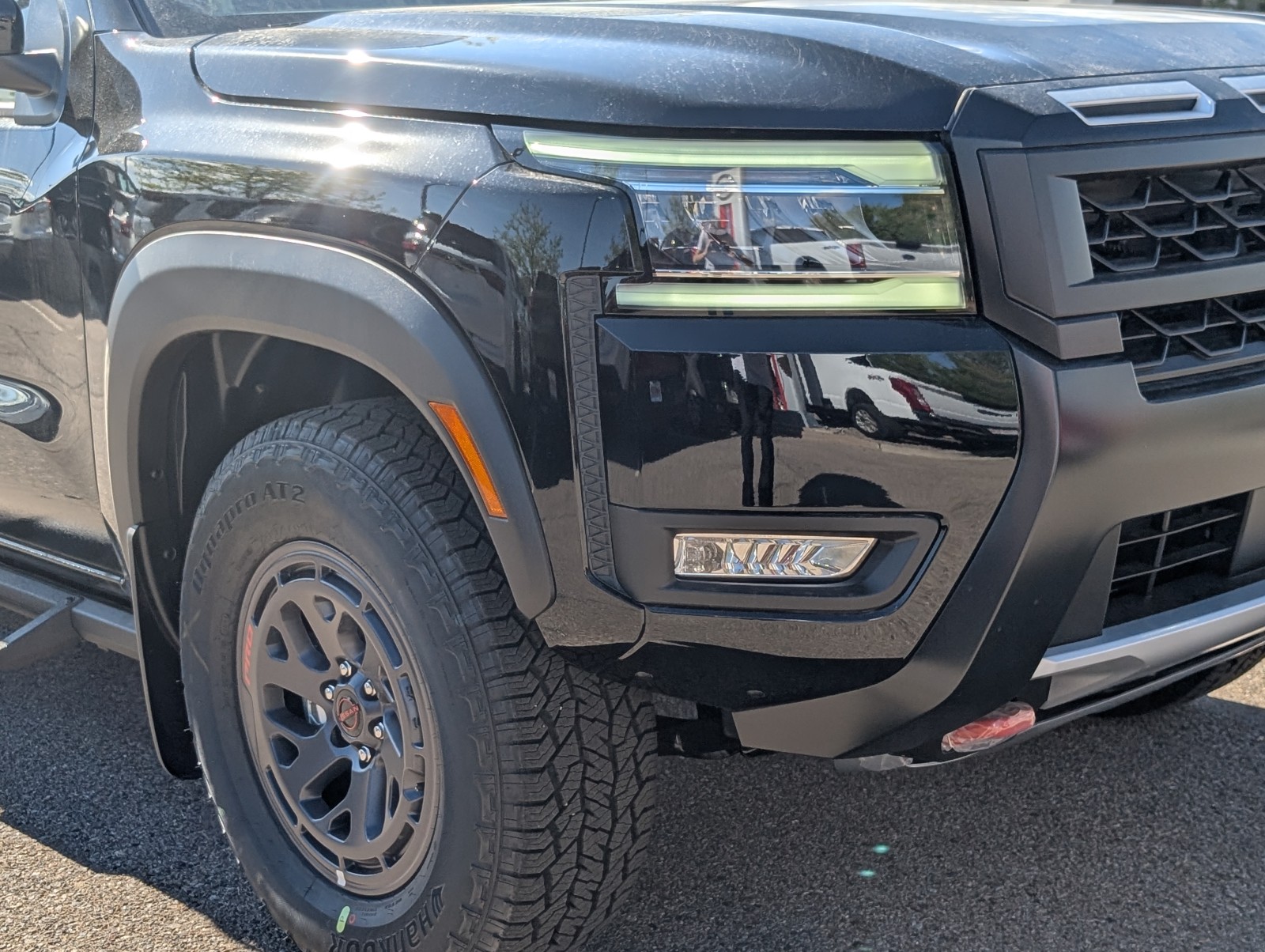 2025 Nissan Frontier PRO-4X photo 2
