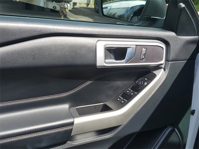 2021 Ford Explorer XLT photo 3