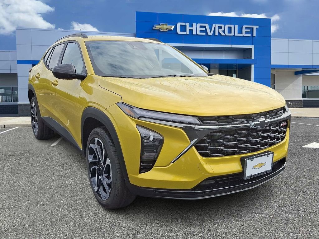 2025 Chevrolet Trax photo 2