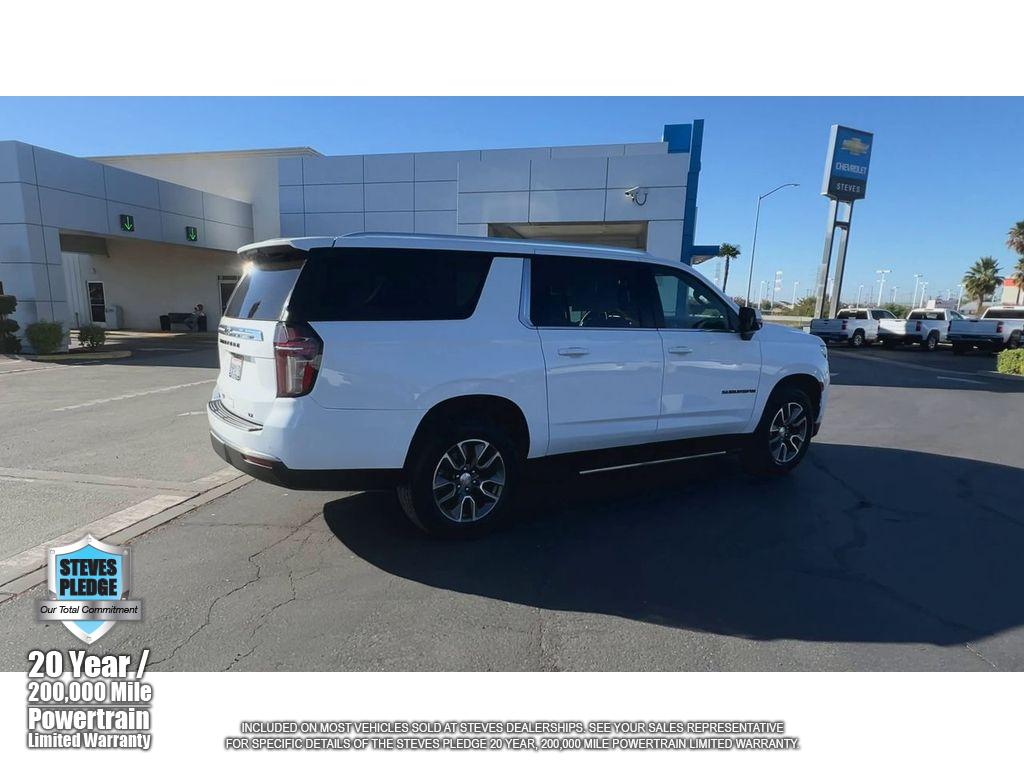 2022 Chevrolet Suburban LT photo 11