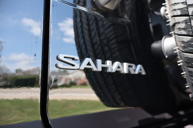 2025 Jeep Wrangler Sahara photo 31