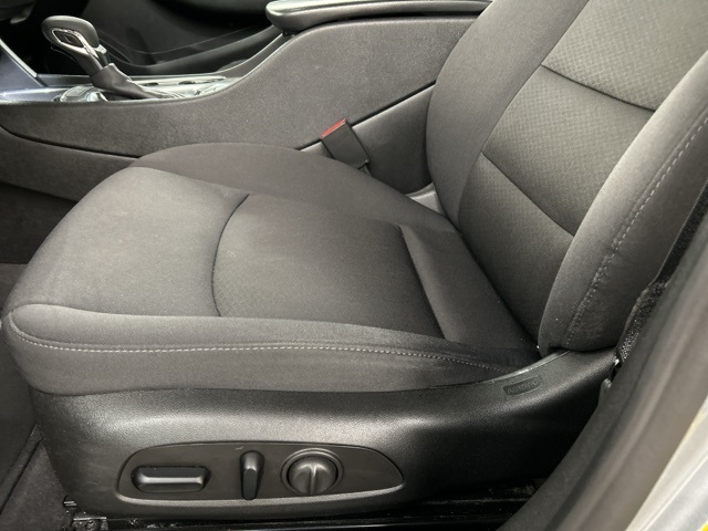 2023 Chevrolet Malibu 1LT photo 3