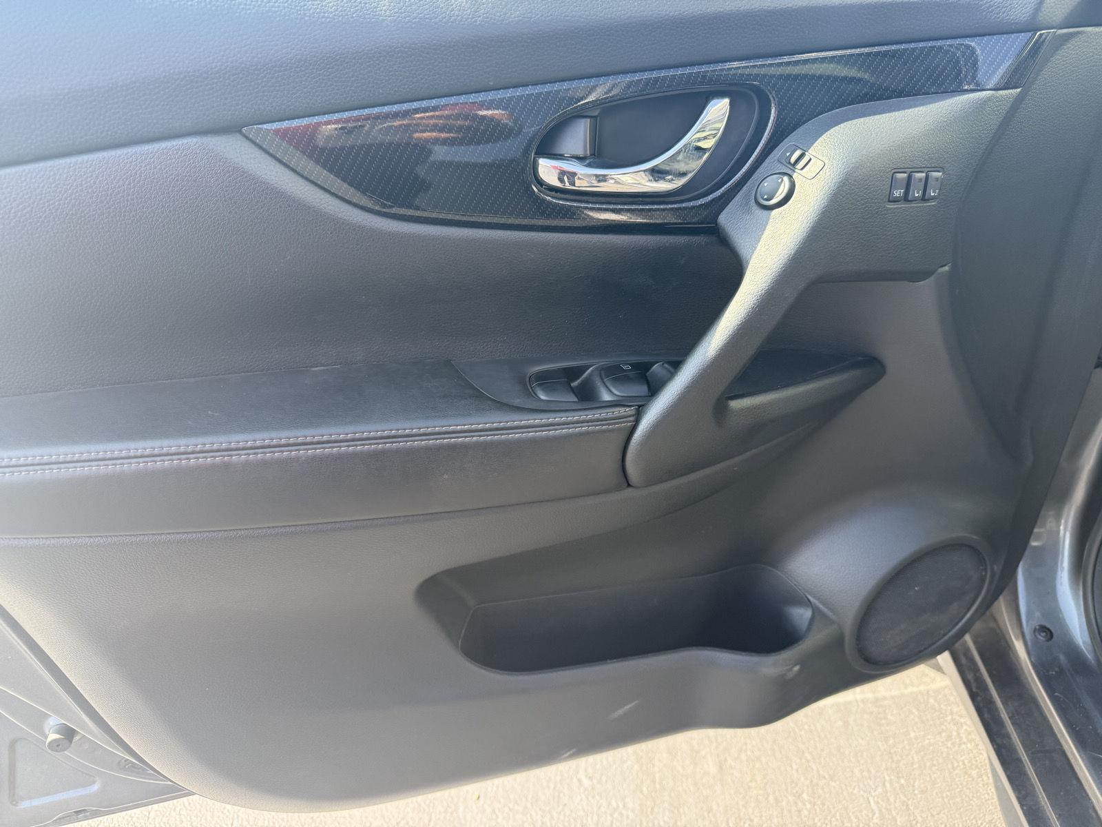 2020 Nissan Rogue SL photo 17