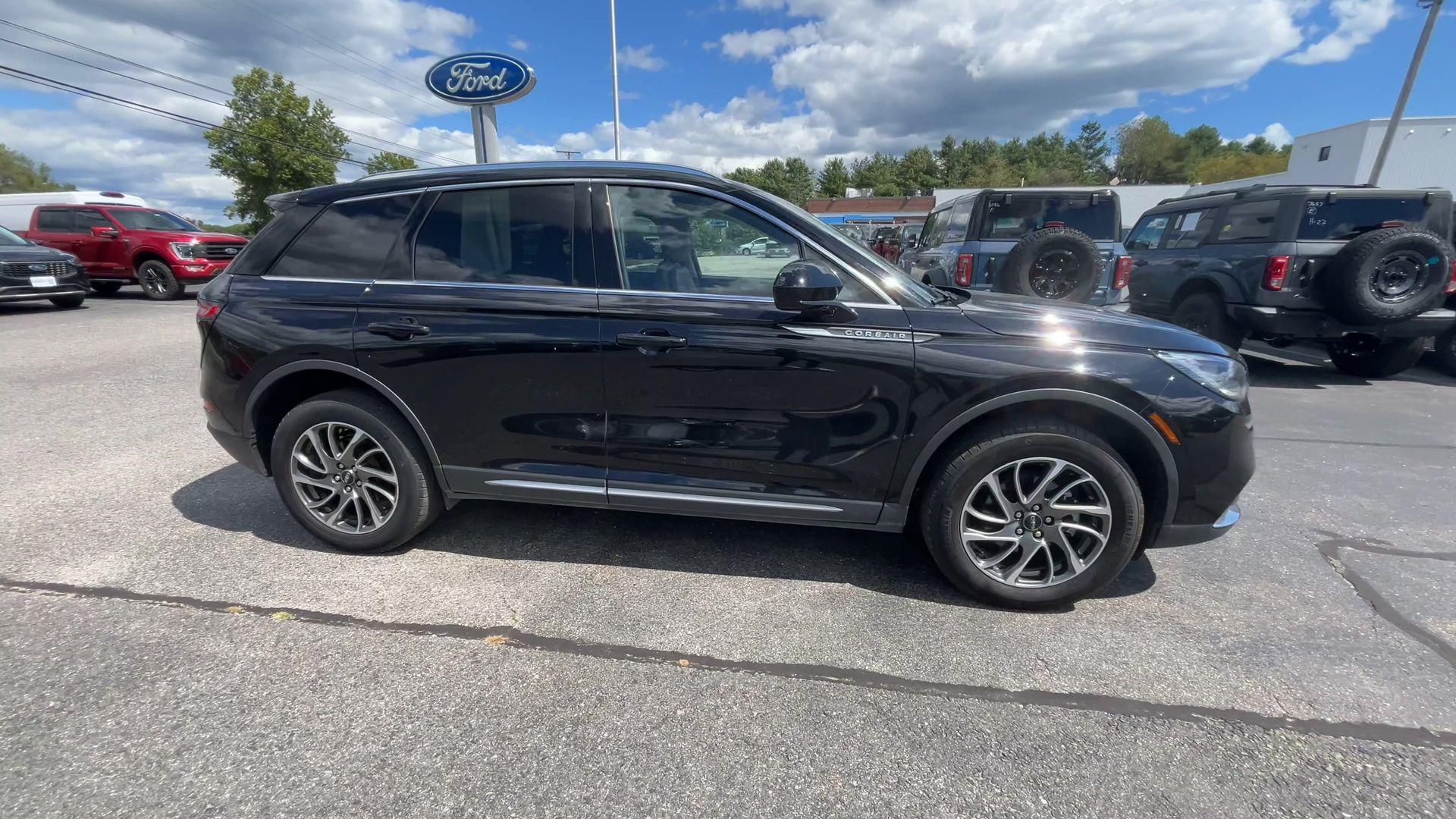 2022 Lincoln Corsair Standard photo 20
