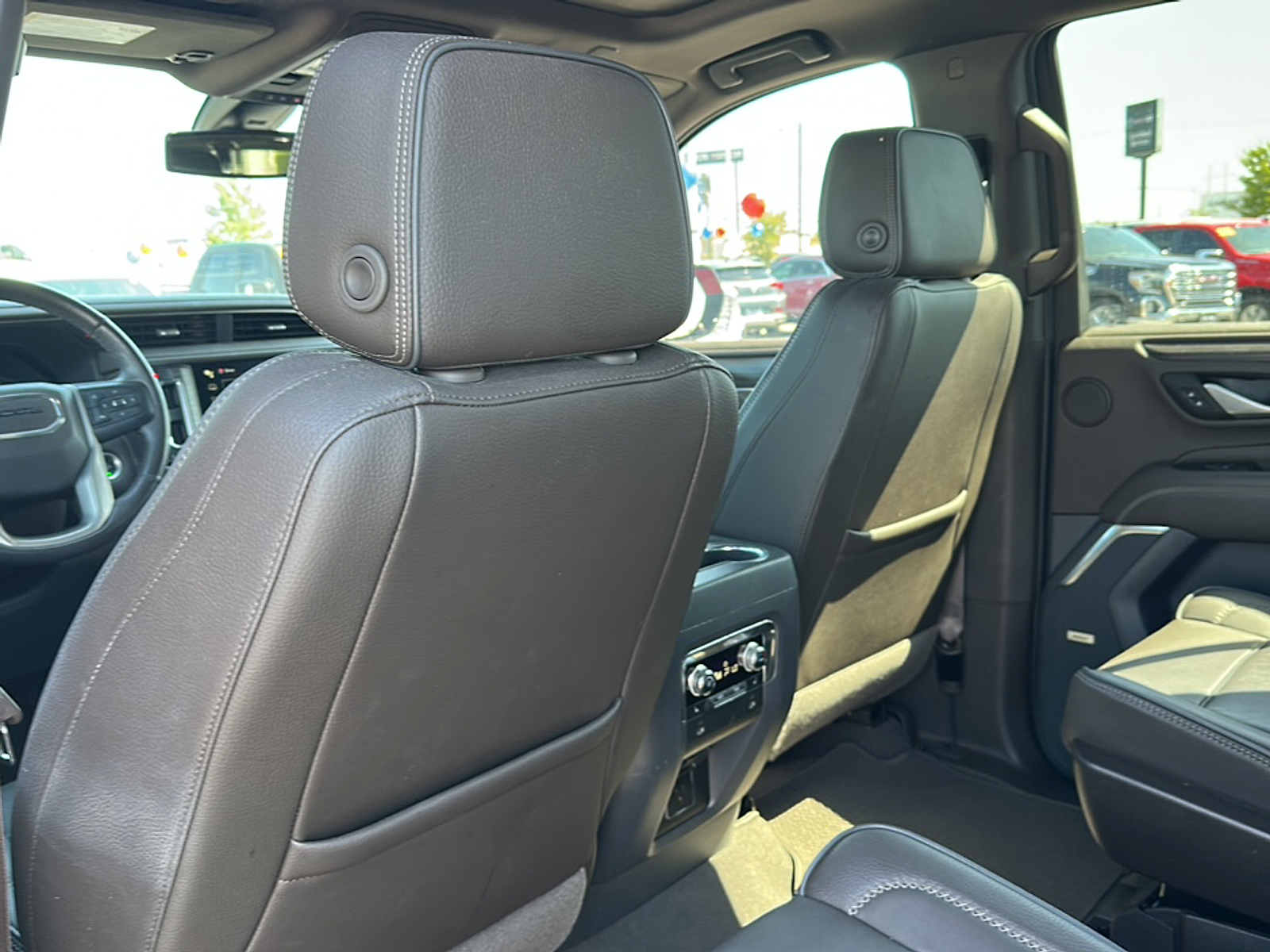 2022 Gmc Yukon Denali photo 3