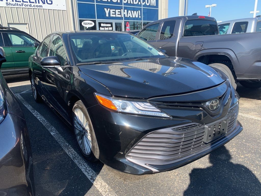 2020 Toyota Camry XLE photo 7