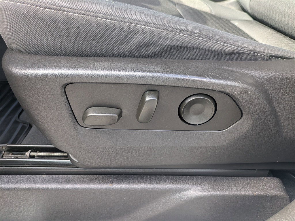 2023 Chevrolet Silverado 1500 RST photo 18