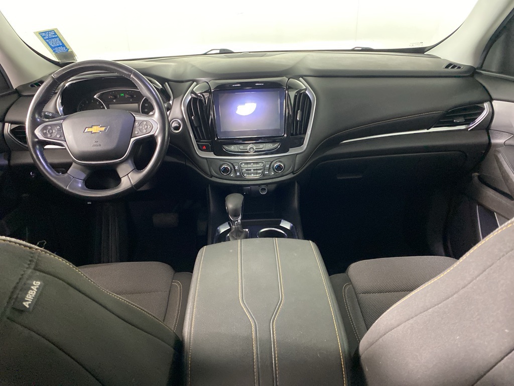 2021 Chevrolet Traverse Cloth 1LT photo 2