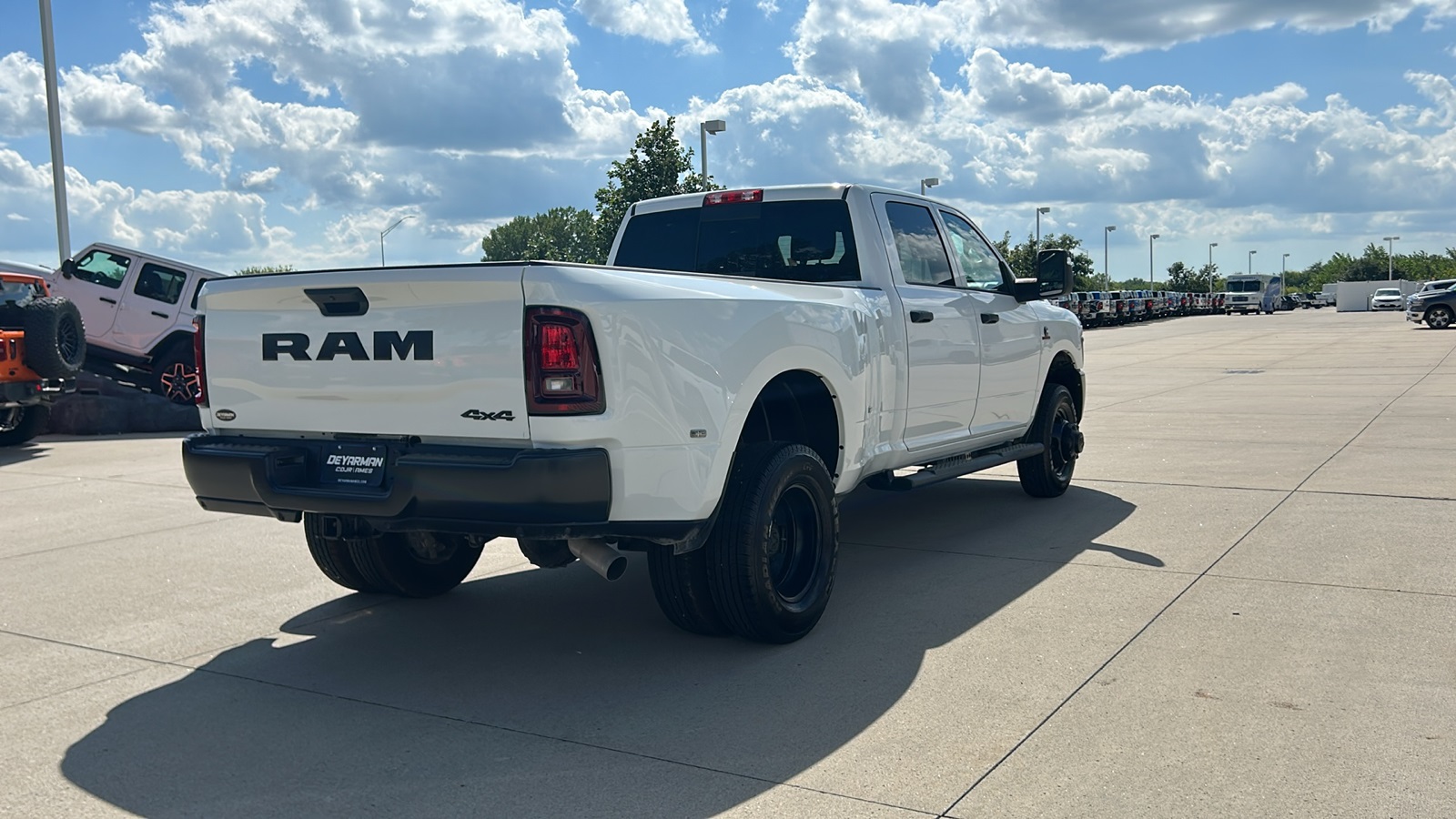 2025 Ram 3500 Tradesman photo 3