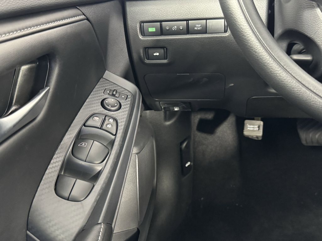 2025 Nissan Sentra SV photo 21