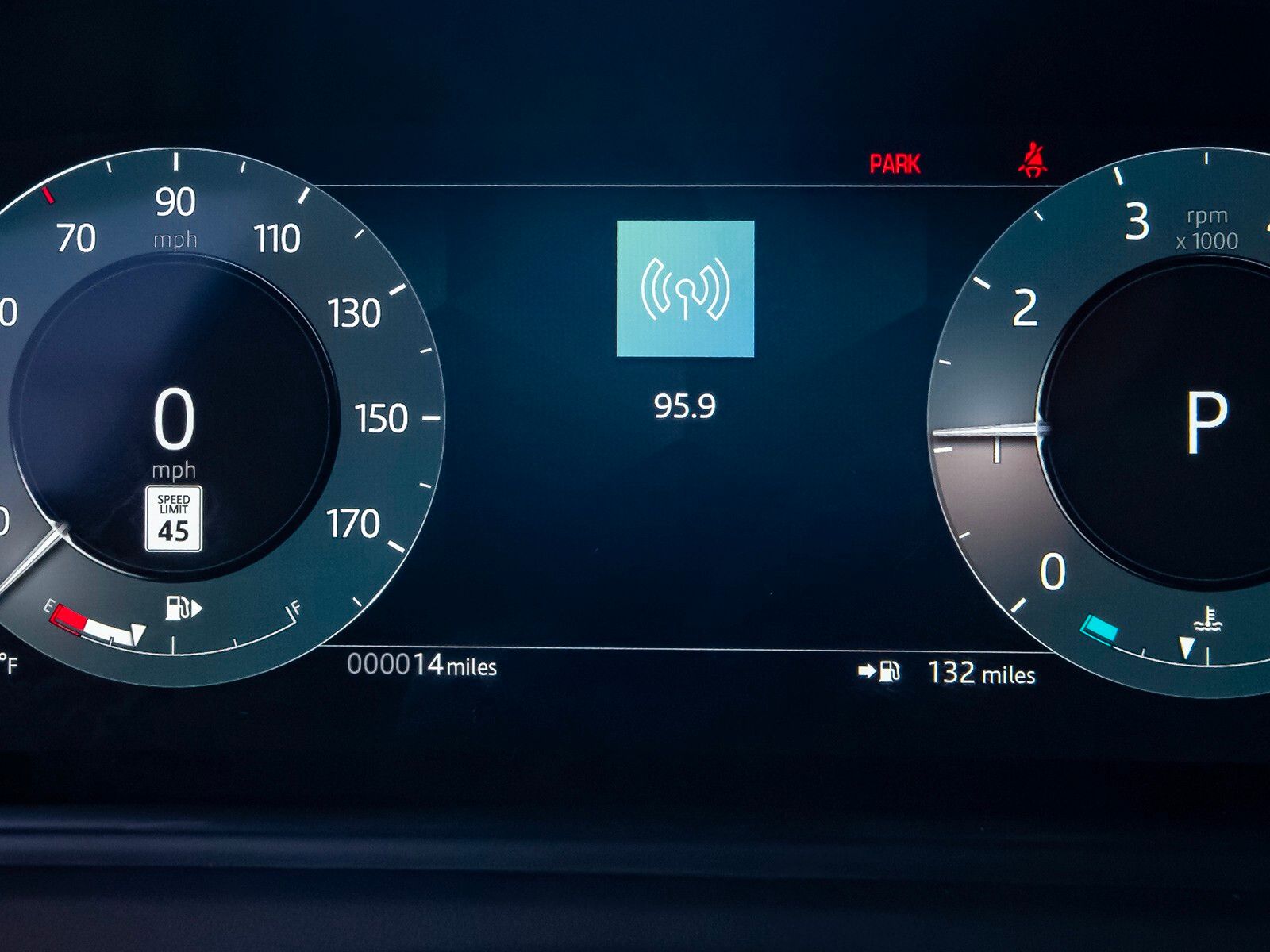 2026 Land Rover Range Rover Velar SE photo 10