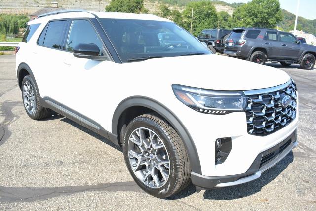 2025 Ford Explorer Platinum photo 3