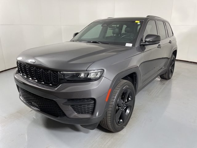 2022 Jeep Grand Cherokee Altitude photo 3