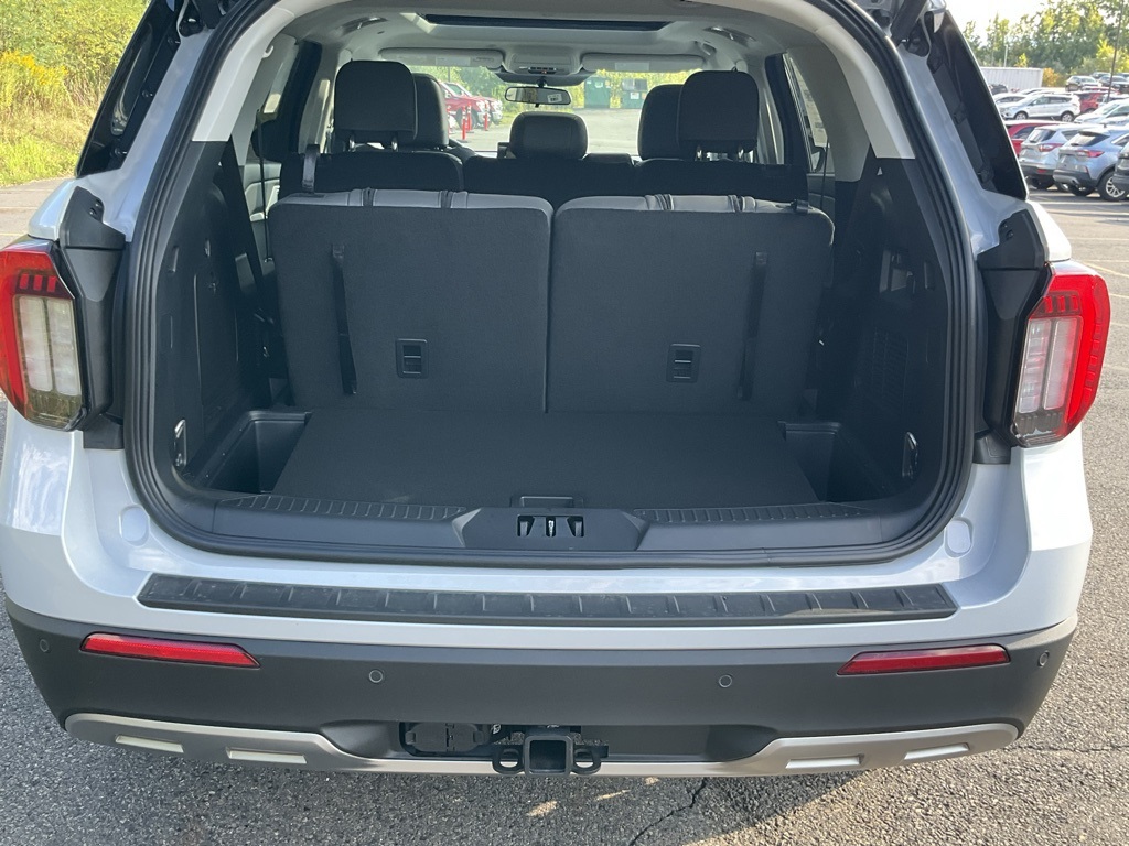 2025 Ford Explorer photo 22