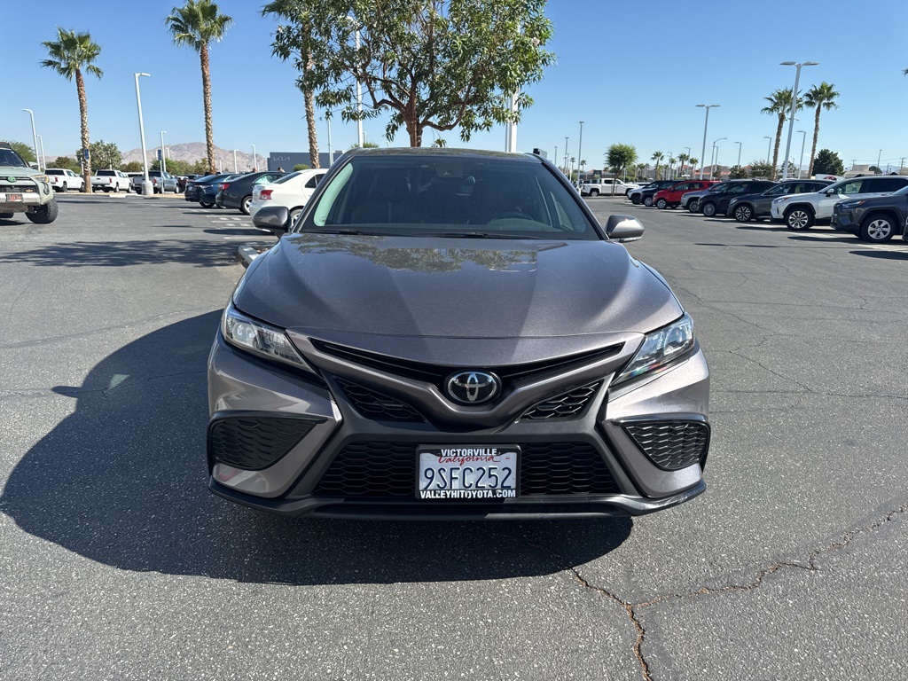 2022 Toyota Camry SE photo 3