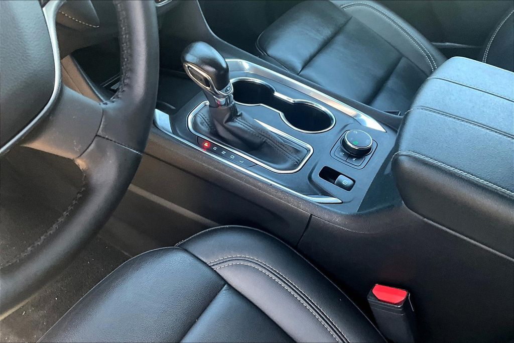 2022 Chevrolet Traverse Leather photo 16