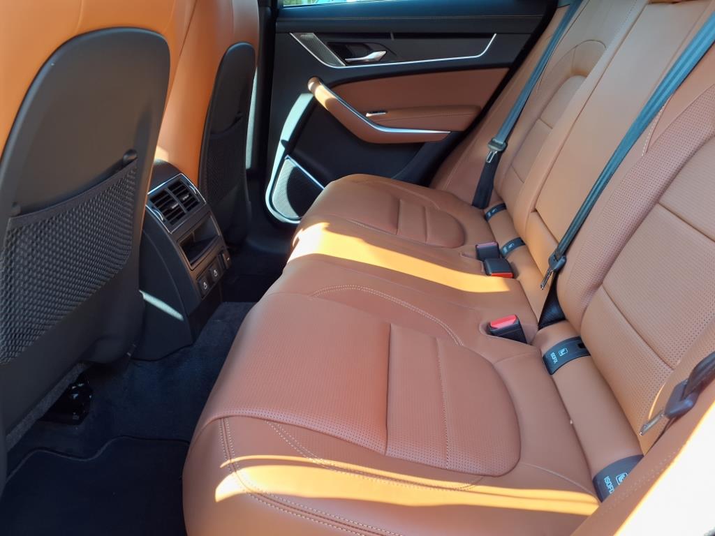 2026 Jaguar F-PACE P250 R-Dynamic S photo 4