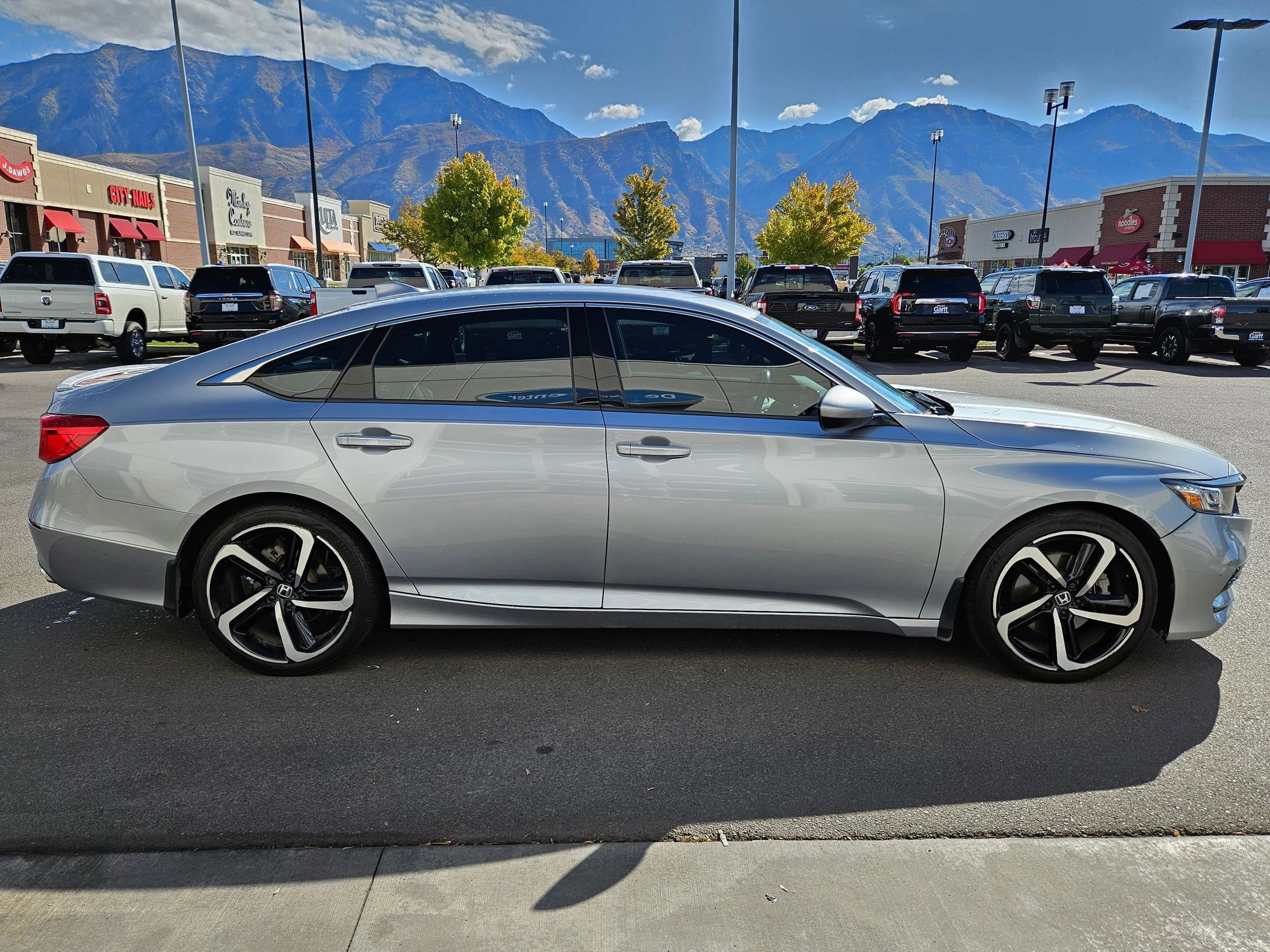 2020 Honda Accord Sport photo 2